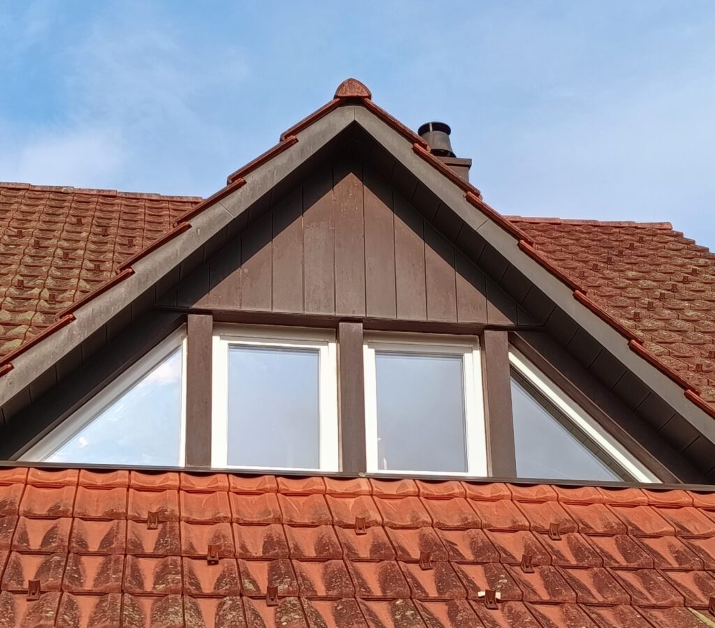 dreieckfenster pvc scaled.jpg